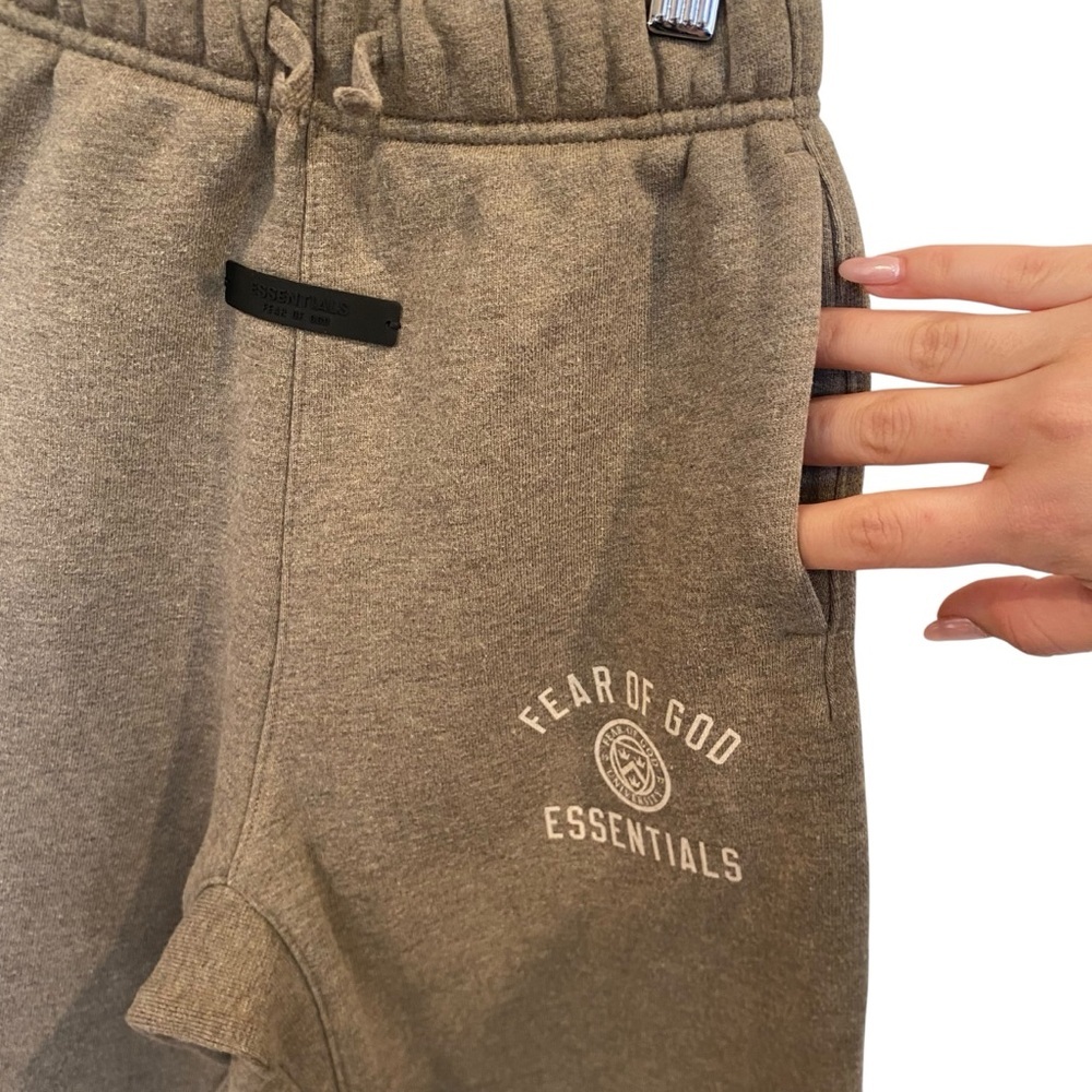 Fear Of God Essentials Fleece Jogger Sweatpants In Taupe Kids Size 6/7 - Picture 6 of 10